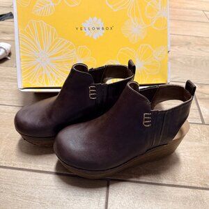 Yellow Box Clogs